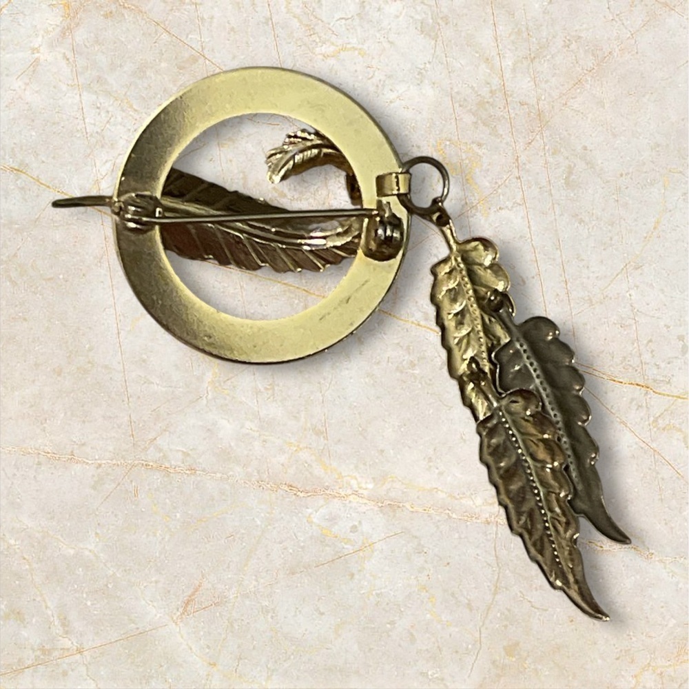 Beautiful Gold tone Brooch with Dangling Leaves RARE